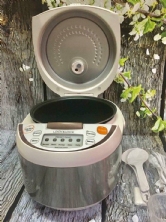 NỒI CƠM ĐIỆN LOCK AND LOCK EJR351BRW 1,8l.